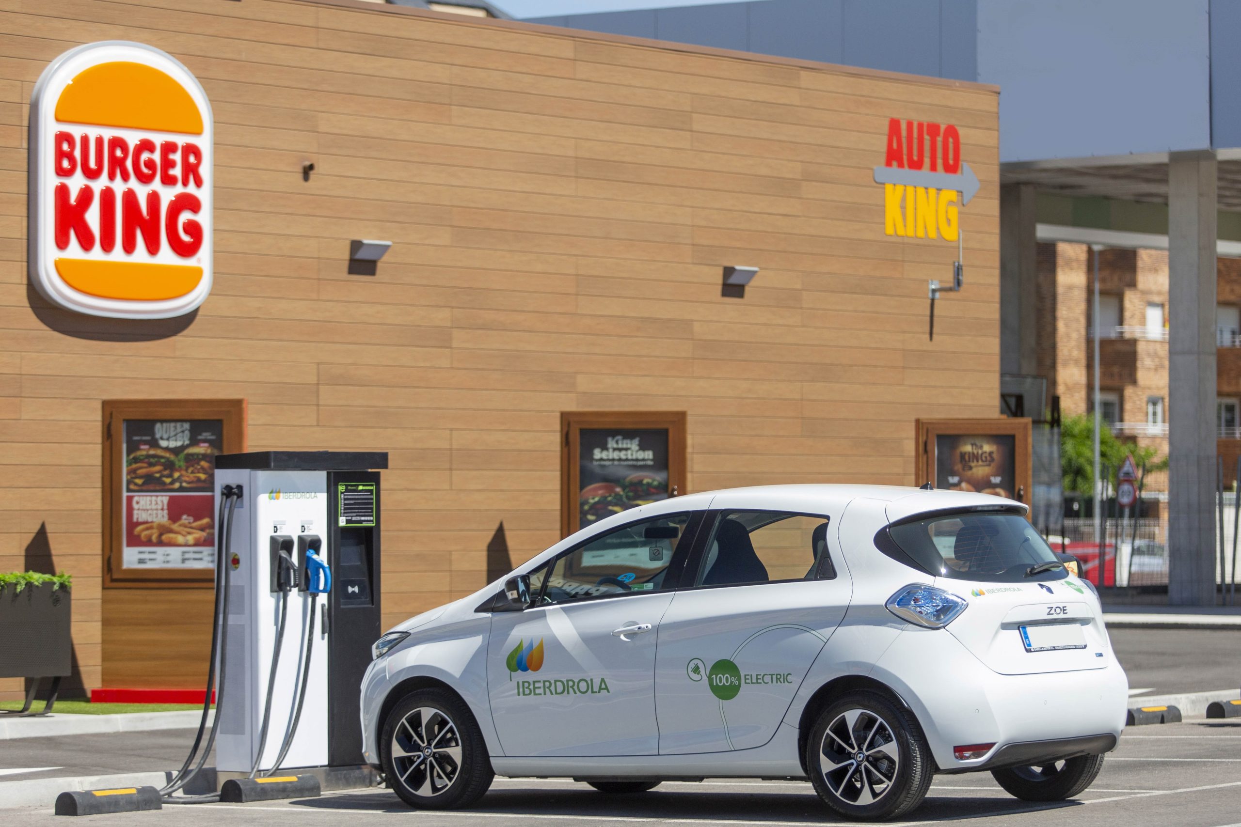 Puntos de recarga de vehículos eléctricos de Iberdrola y Burger King
