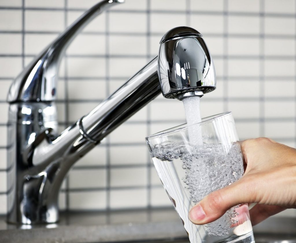 Según municipios la factura del suministro de agua puede varíar hasta un 435%