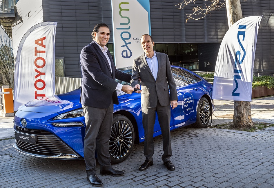 Toyota España entrega a Exolum vehículo de hidrógeno