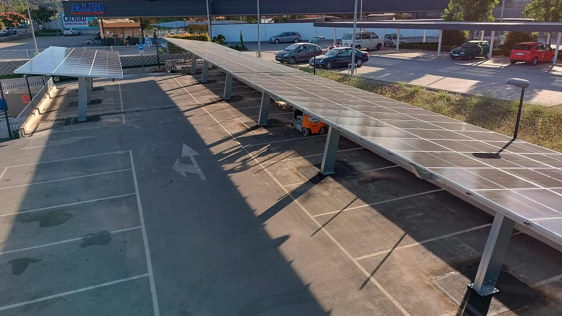 Circutor marquesinas solares Burguer King y AMB