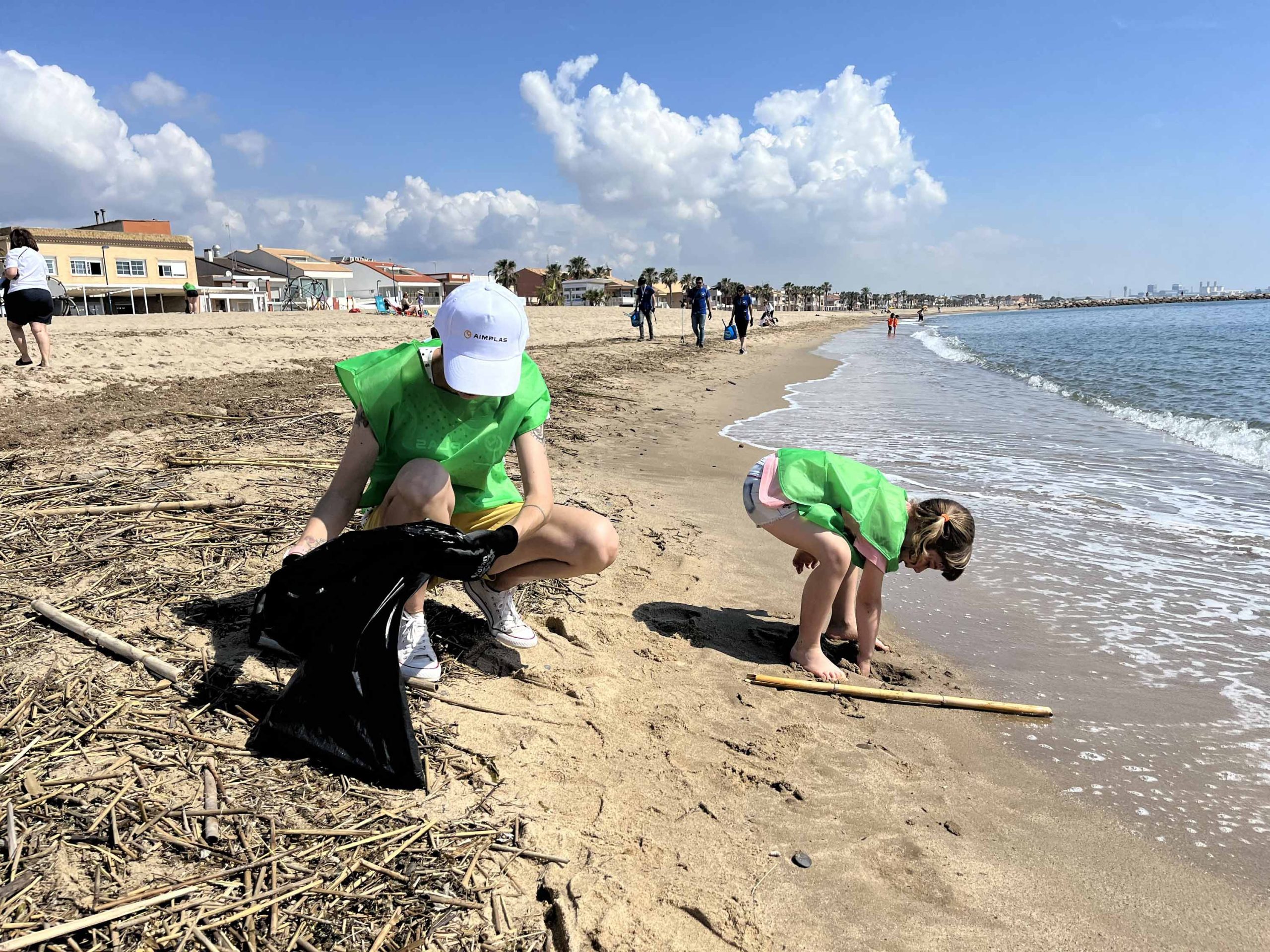 Actividad de AIMPLAS para retirar las basuras marinas