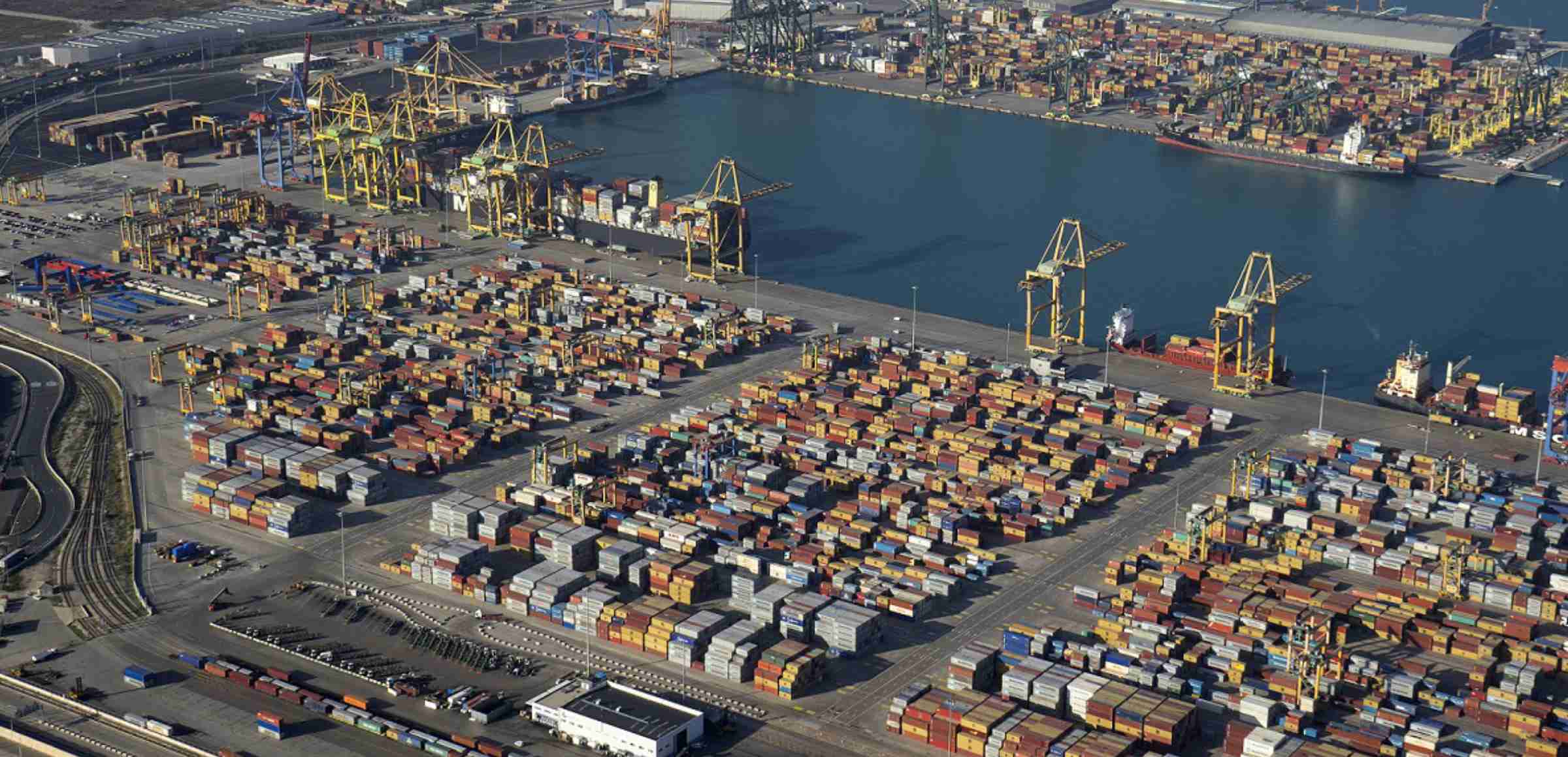 Endesa ya suministra energía 100% renovable a Valenciaport